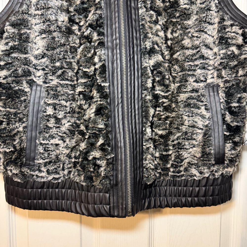 YMI Wild Cat Faux Fur Vest in Black and White - Picture 4 of 6